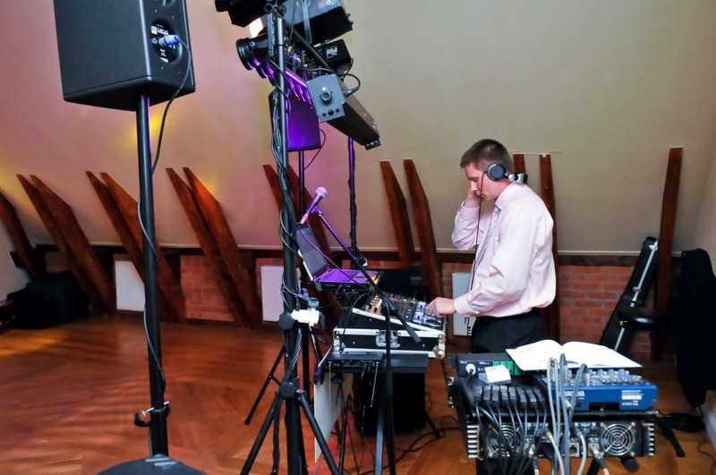 DJ SAAM Logo DJ SAAM