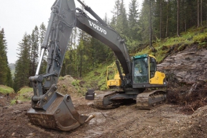  Wynajem koparki gąsienicowej volvo ec240 komatsu