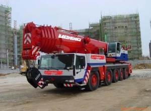 Dźwig szosowo - terenowy LIEBHERR 1220-5.1