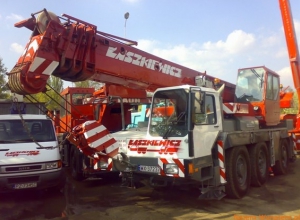 Dźwig szosowo - terenowy LIEBHERR 1040