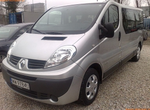 RENAULT TRAFIC wersja standard - klasa bus van