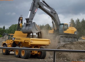 Koparka gąsienicowa Volvo EC 210