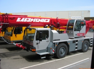 Dźwig szosowo - terenowy LIEBHERR 1040-2.1