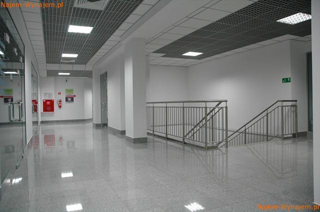 W odległości kilkuset metrów z...