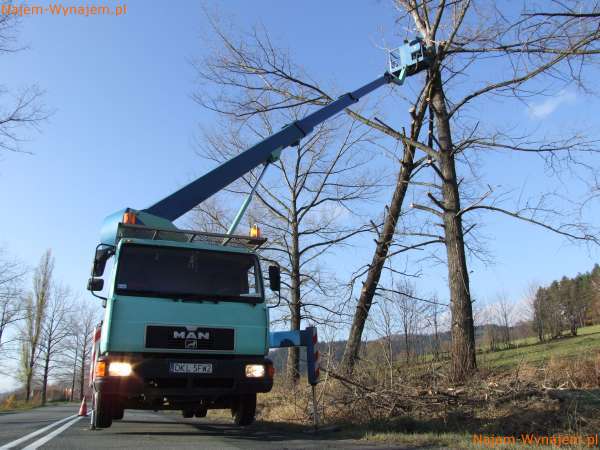 Podnośnik koszowy Bison TKA 26 KS na MAN L2000